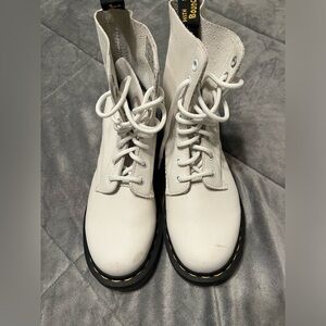 Dr Martin 1460 WOMEN'S PASCAL VIRGINIA LEATHER BOOTS, Size 7, NEW